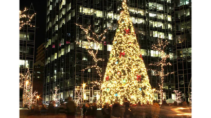 Weihnachtsbaumbeleuchtung im öffentlichen Außenbereich