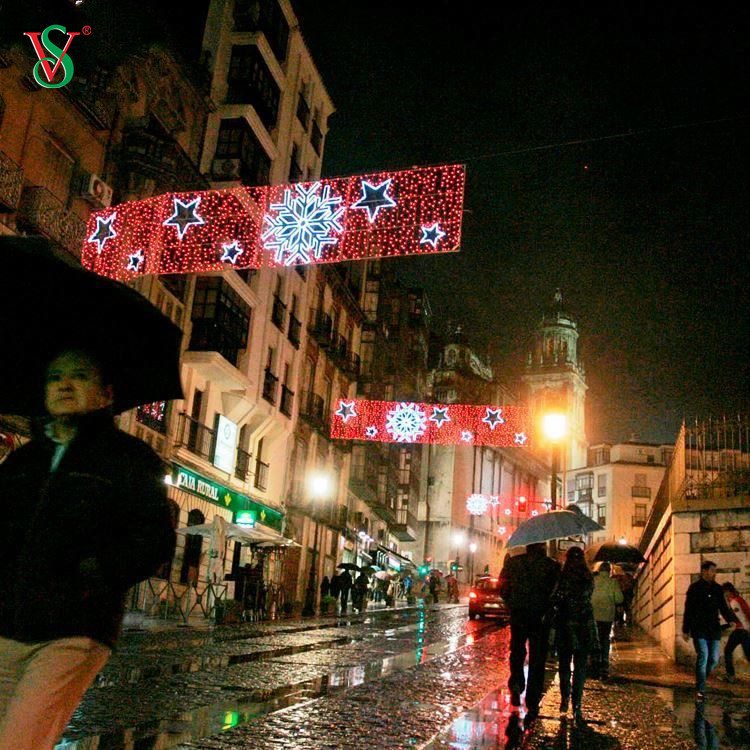 Professionelle benutzerdefinierte Großhandelsweihnachtslichter im Freien 2D über Straßen-Dekorations-Licht