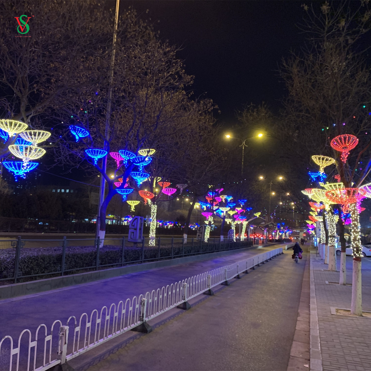 Animierte Weihnachts-Straßendekorationsleuchte, LED-Licht mit Sakura-Regenschirm-Motiv 
