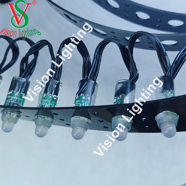 Zeigen Sie Urlaubsausstellungen mit Weihnachtsdekoration zum Leben